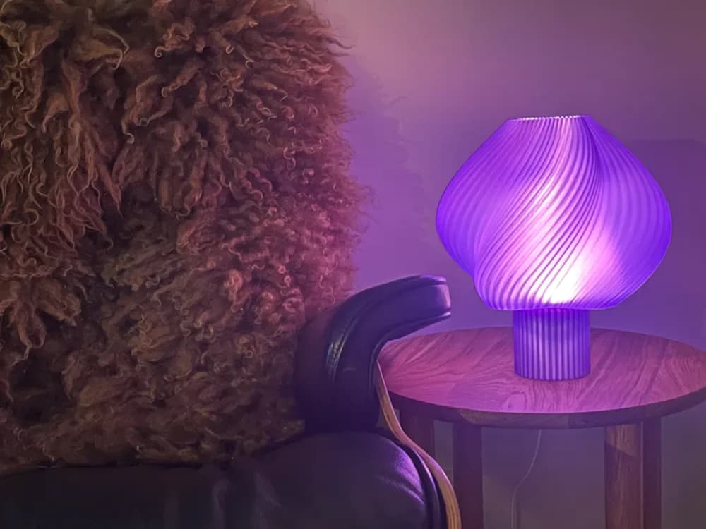 چراغ رومیزی Softis همراه LED